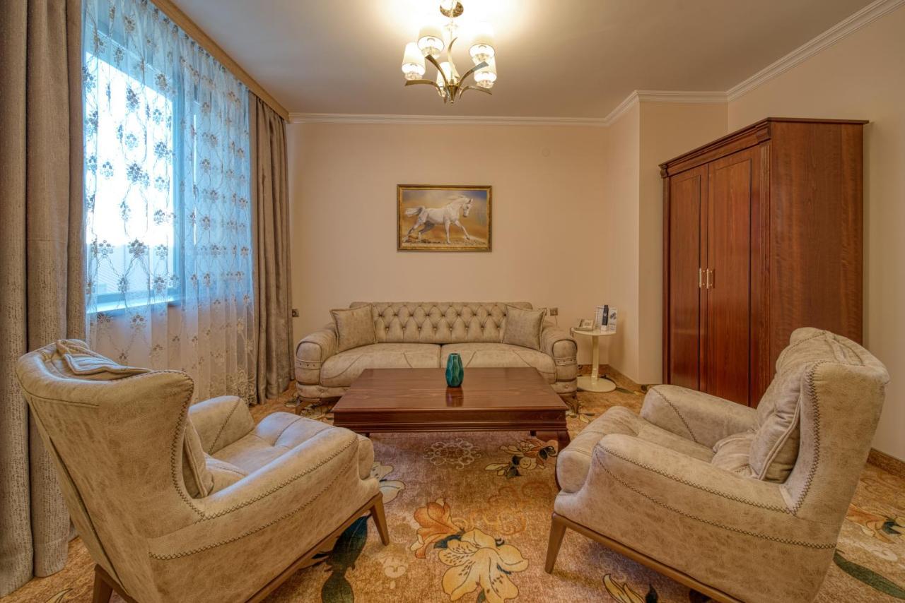 Residence Konstantina Palace Kazanlak Ngoại thất bức ảnh