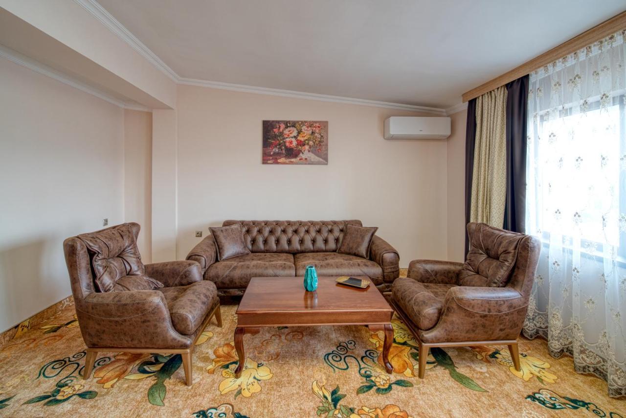 Residence Konstantina Palace Kazanlak Ngoại thất bức ảnh