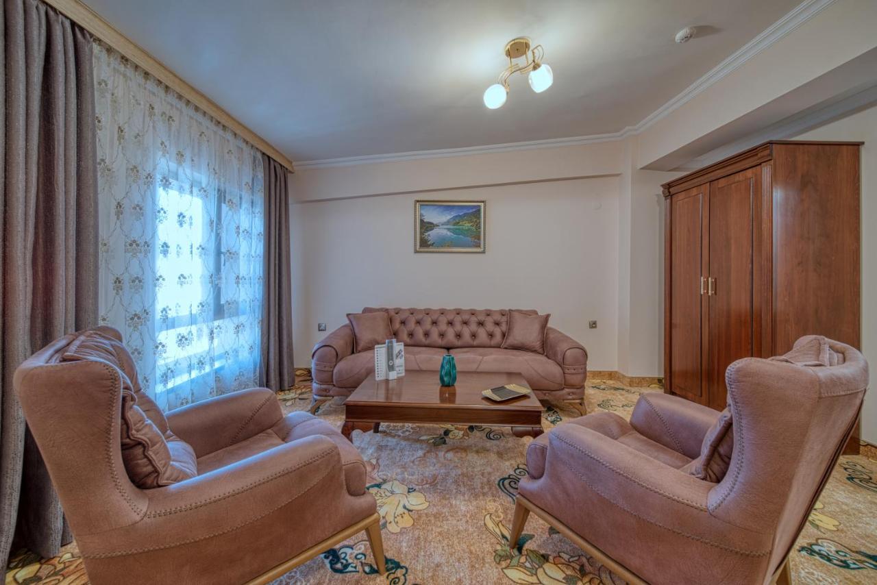 Residence Konstantina Palace Kazanlak Ngoại thất bức ảnh